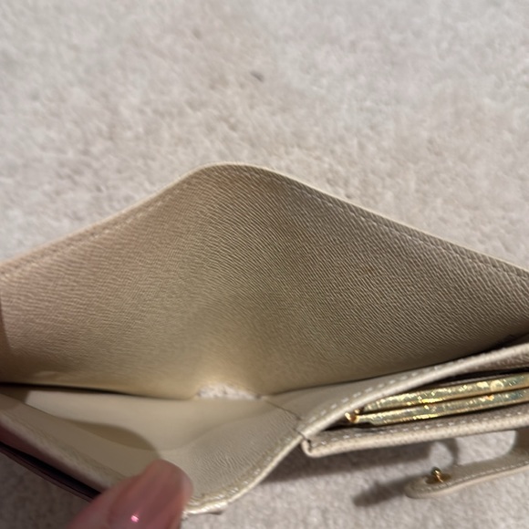 Louis Vuitton Damier Azur Kisslock Wallet - Picture 4 of 5